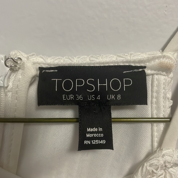 Topshop off-white lace fitted dress. Size: US 4 - Picture 3 of 7